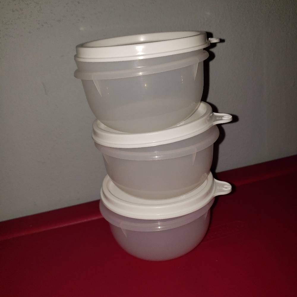 "Tupperware " mini snack containers " - Picture 2 of 4